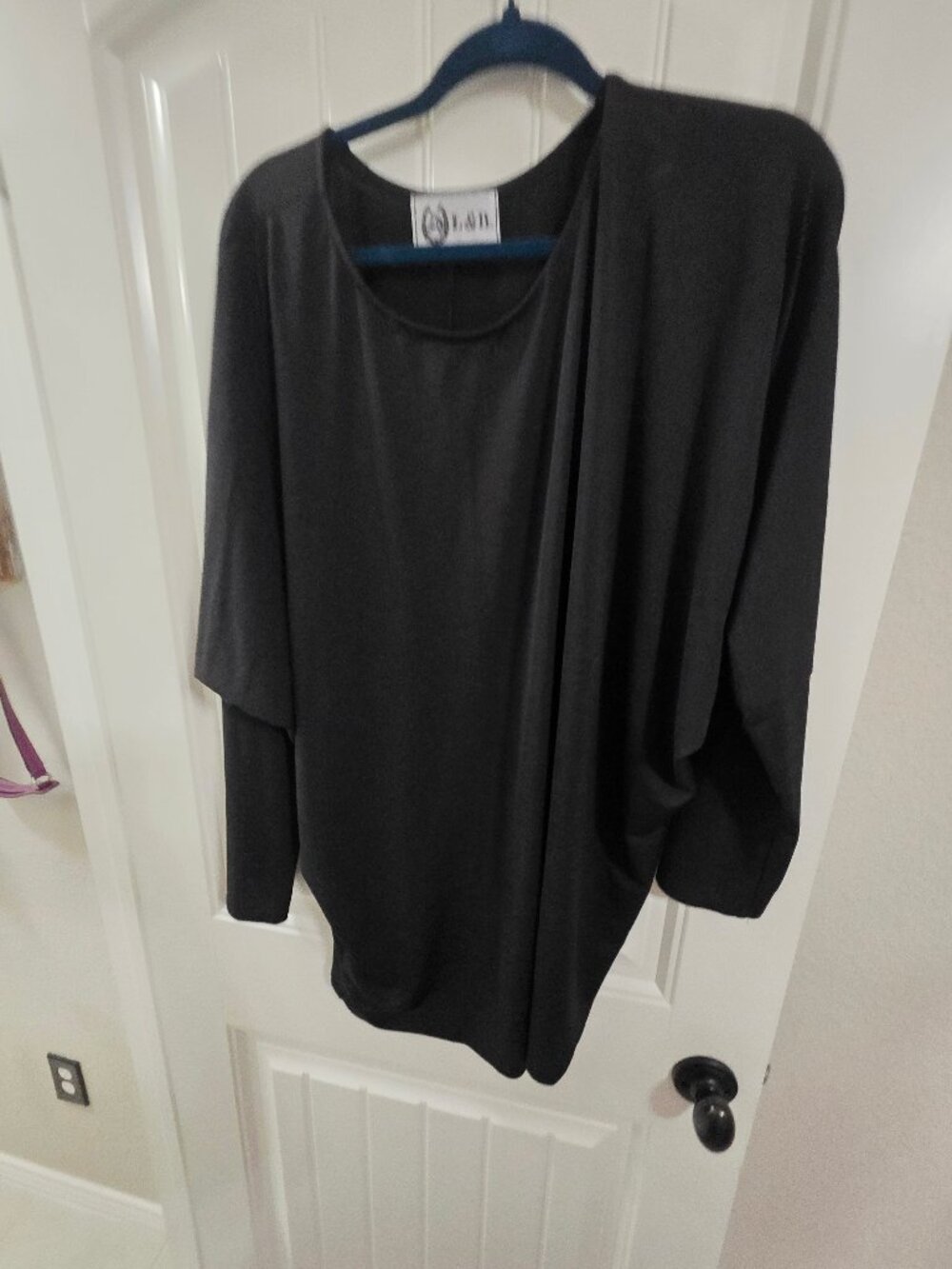 L&B Black Batwing Dolman Sleeve Tunic Top
